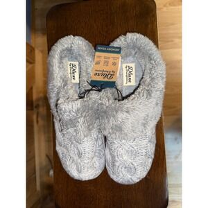 Deluxe by Dearfoams Women's Memory Foam Slippers Cable Knit Cozy‎ Gray Medium
